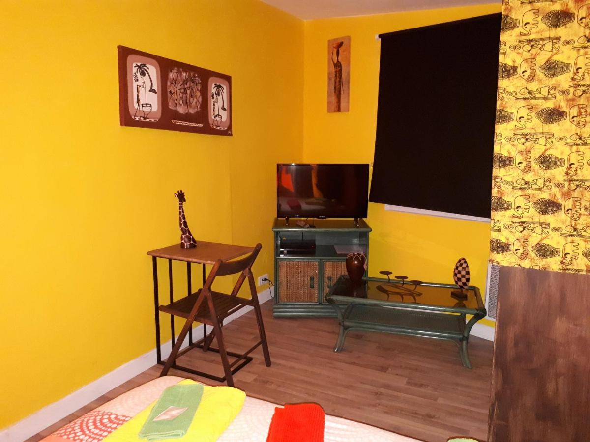 Chez Patricia & Denis Bed & Breakfast Flassans-sur-Issole Bagian luar foto